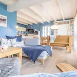 Villa-holzreich Βίλα *